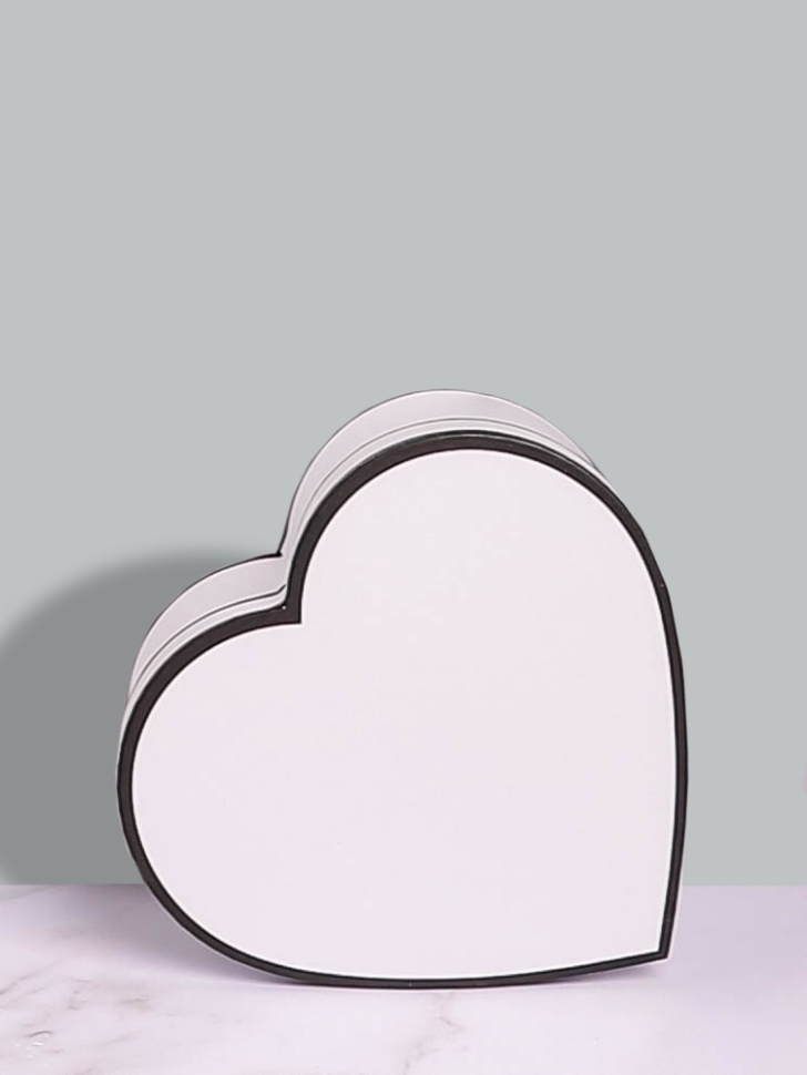 Коробка Сердце 24,5х22,8х11,5см с кантом белый