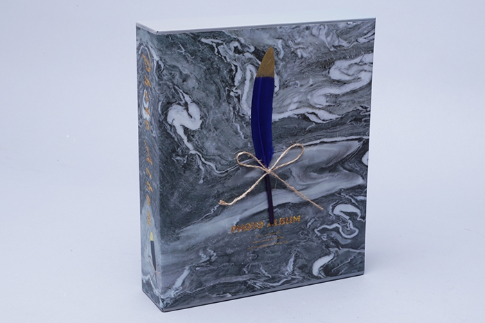 Фотоальбом  80 фото 10х15см 6237, с пером серый