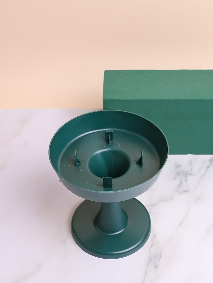 Поддон чаша на ножке 13х14см зеленая Поддон чаша на ножке 13х14см зеленая