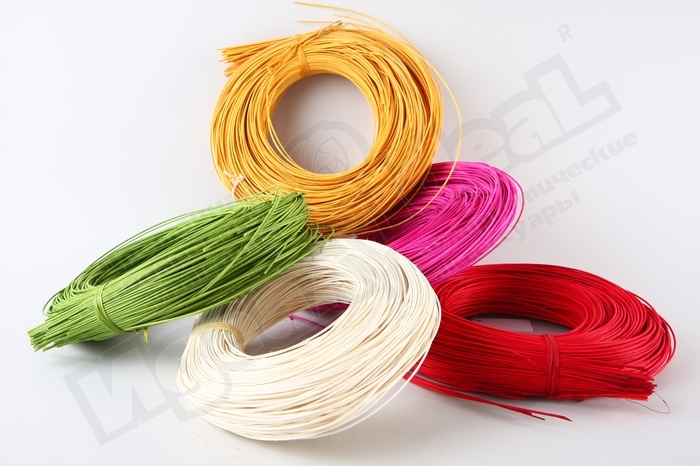 Прутики ротанговые в мотке 250г, 1,5мм фуксия