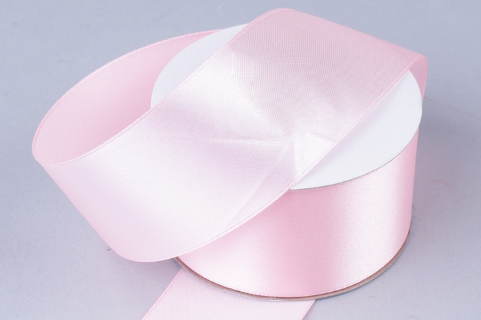 Лента атласная 40мм х 25 ярд светло-розовая Лента атласная 40мм х 25 ярд светло-розовая