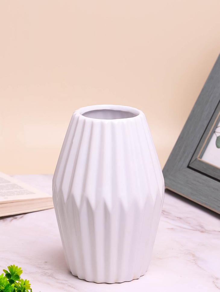 Ваза керамика 7х17см LZL-84 белый Ваза керамика 7х17см LZL-84 белый