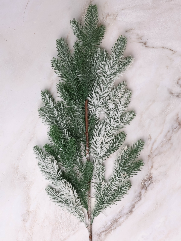 ИЦ Ветка ели 70см 154 ИЦ Ветка ели 70см 154